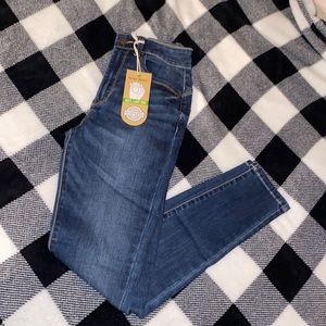 Brand: Wax Jean; Size: 1/25; Color: Basic Denim